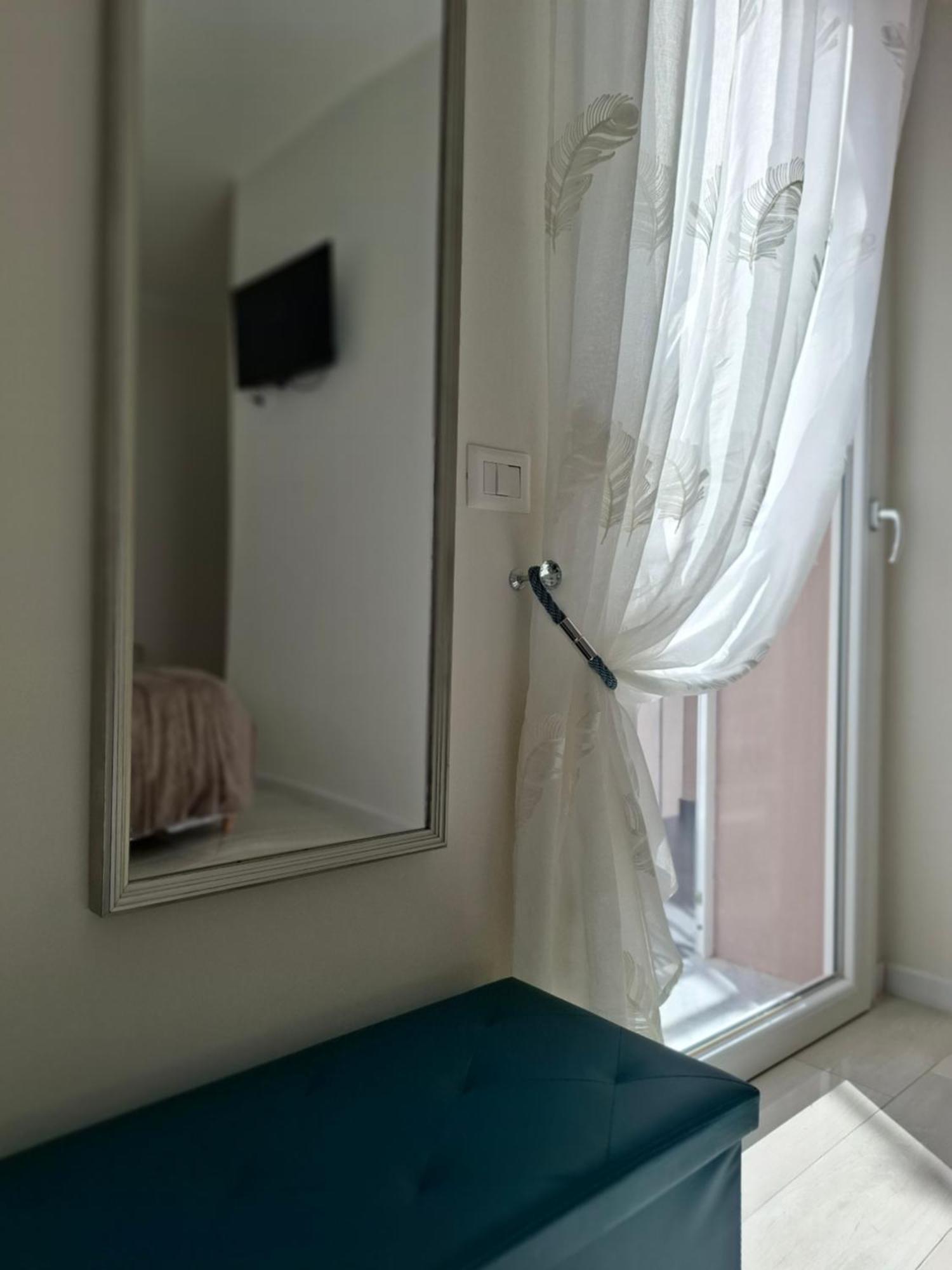 Mariam Royal Apartment & Rooms Reggio di Calabria Buitenkant foto