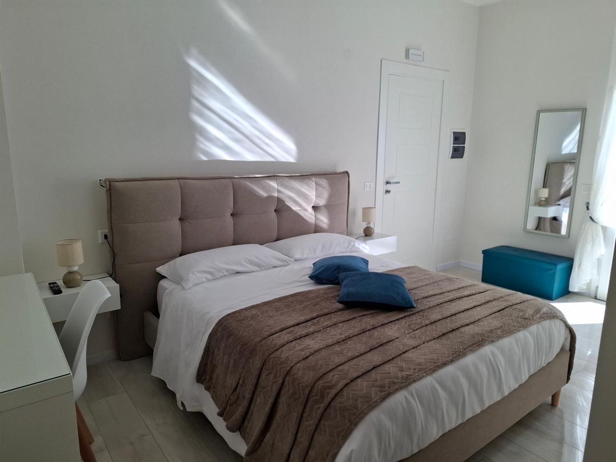 Mariam Royal Apartment & Rooms Reggio di Calabria Buitenkant foto