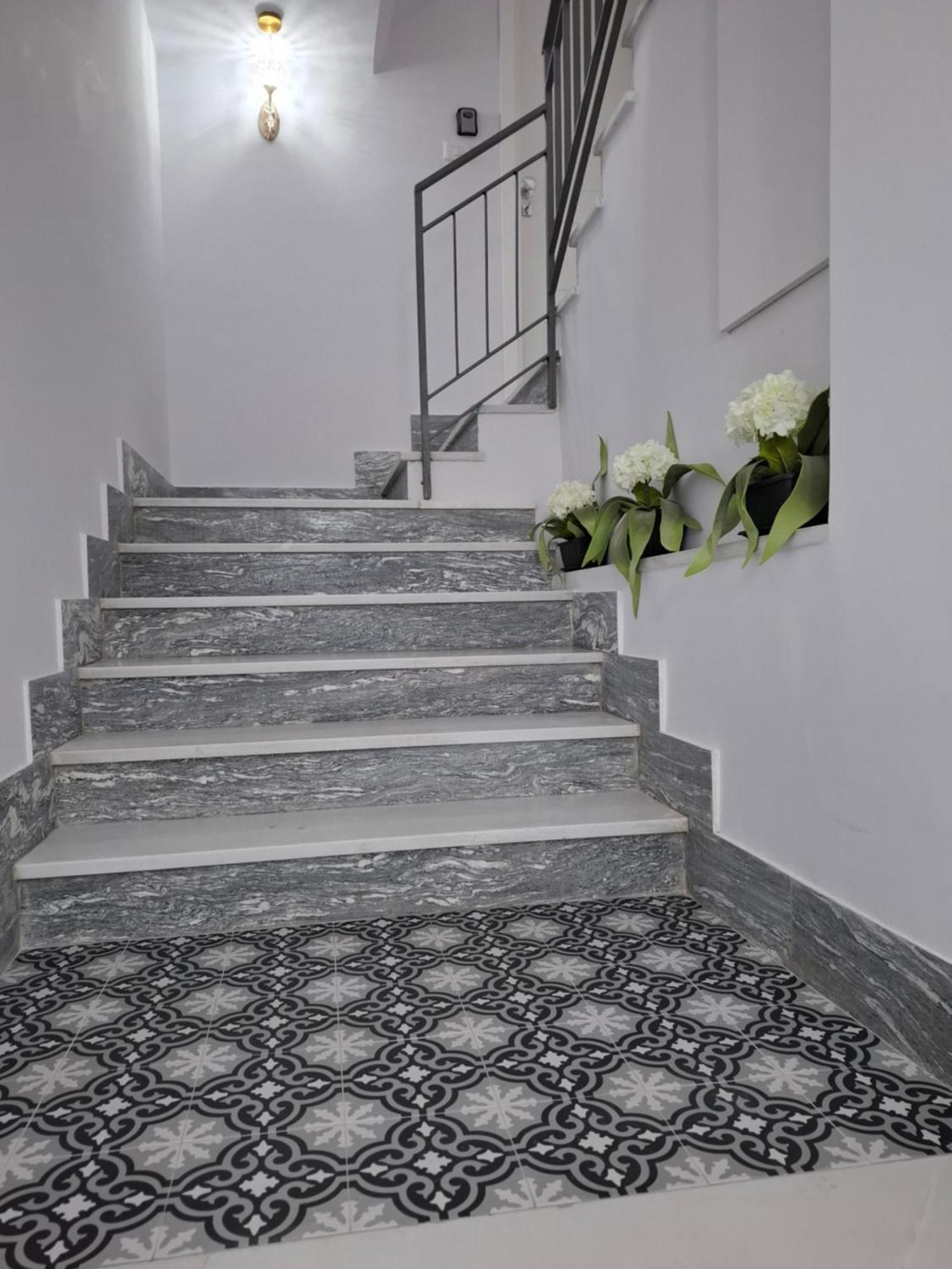 Mariam Royal Apartment & Rooms Reggio di Calabria Buitenkant foto