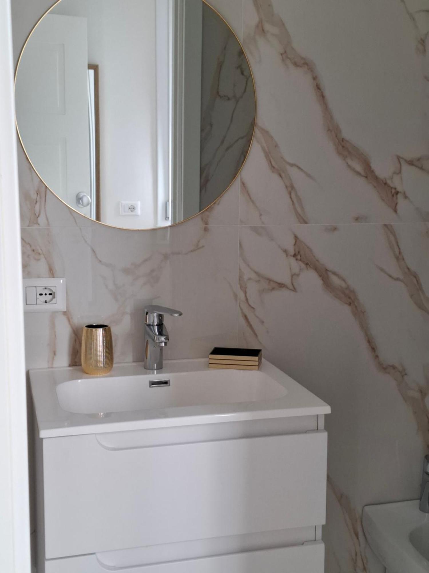 Mariam Royal Apartment & Rooms Reggio di Calabria Buitenkant foto